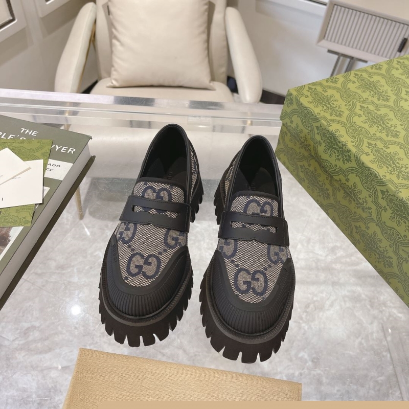 G*u*i casual shoes